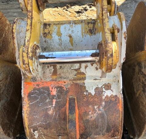 USED 36" Caterpillar Excavator Bucket BU3306